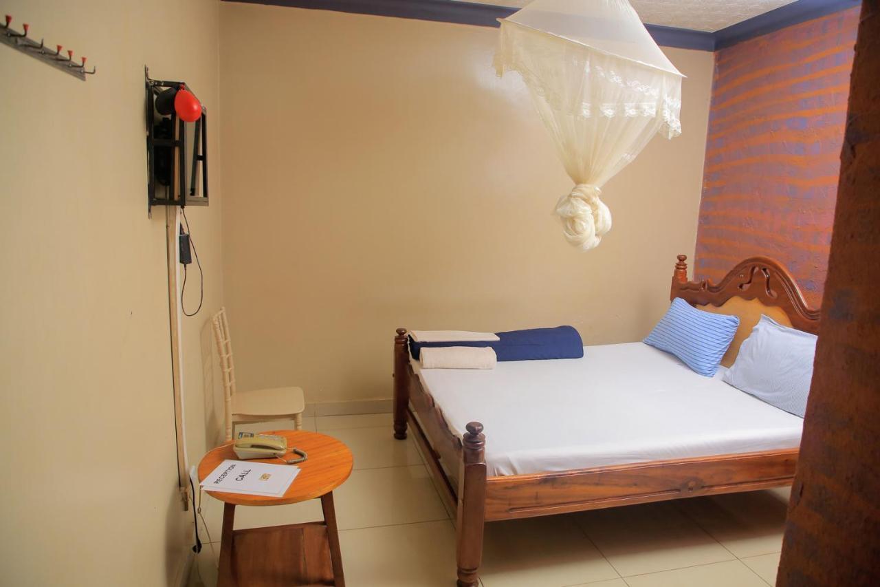 Perfect Motel Kampala Luaran gambar